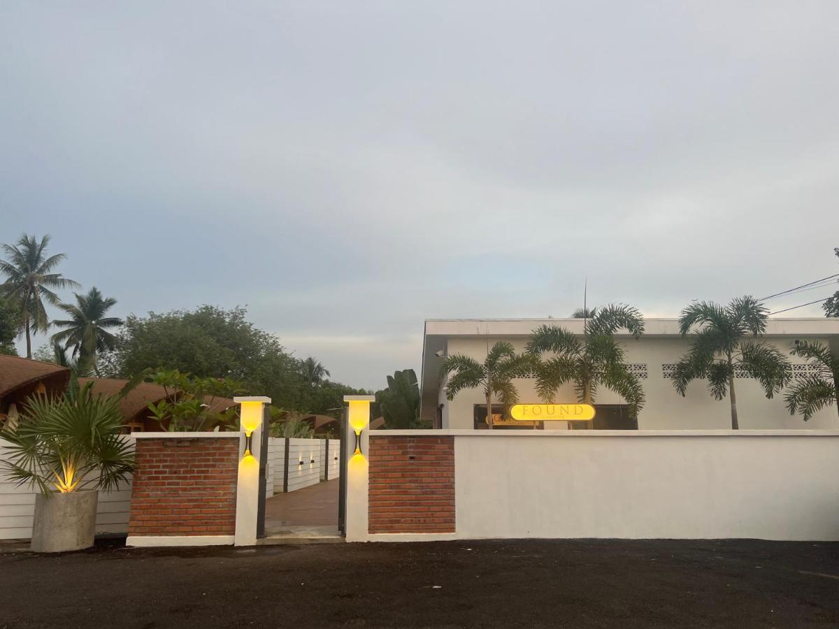 Found Mansion Otel Pantai Cenang  Dış mekan fotoğraf